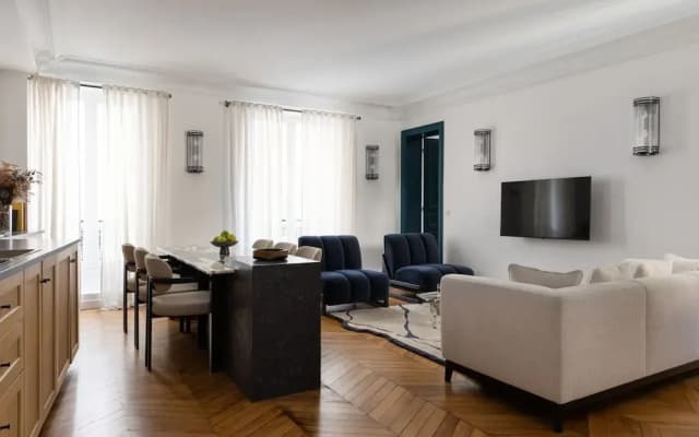 Montaigne Luxury 2 Bedroom - photo 5