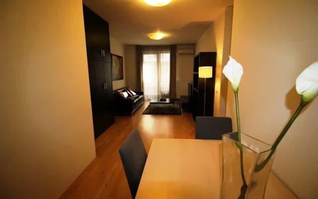 Broadway Apartments - photo 3