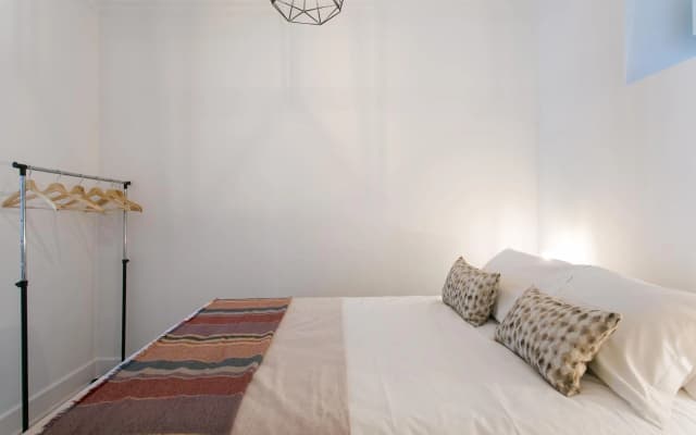 JOIVY Stunning 2BR Apt w/garden, by the Avenida subway & Botanical Garden of Lisbon - photo 3