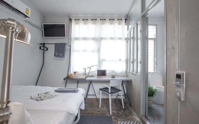 2W Bed & Breakfast Bangkok - photo 4