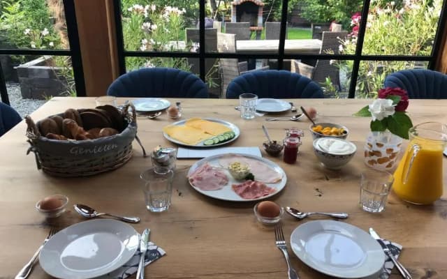 Flora’s B&B - photo 4