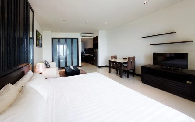 iBeach Luxury Seaview Apartment - photo 4