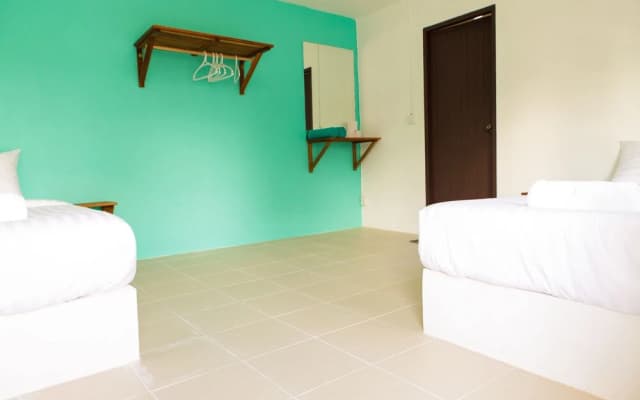 Castaway Guesthouse Hostel and Bar - photo 4