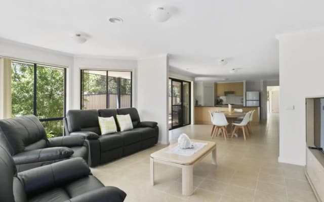 Stones Throw To The Beach - photo 2