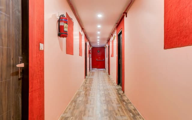 Super Hotel O S J Residency - photo 5