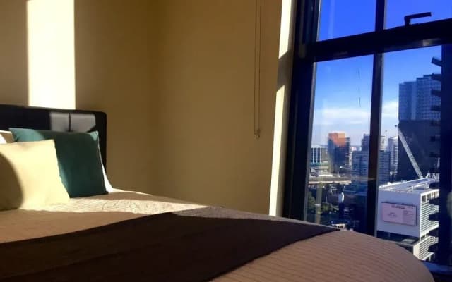 Sunshine Suites Apartment On Collins - photo 2