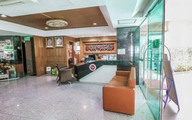 L-Seven Hotel - photo 2
