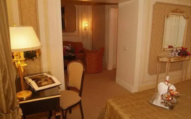 Hotel Champagne Garden - photo 4