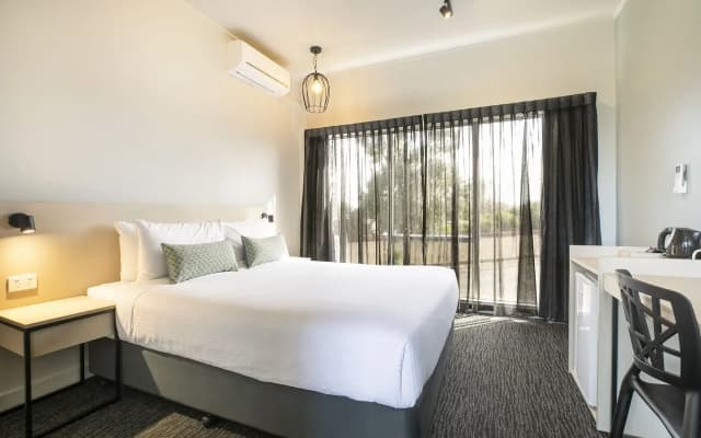 Nightcap at Excelsior Hotel - photo 4