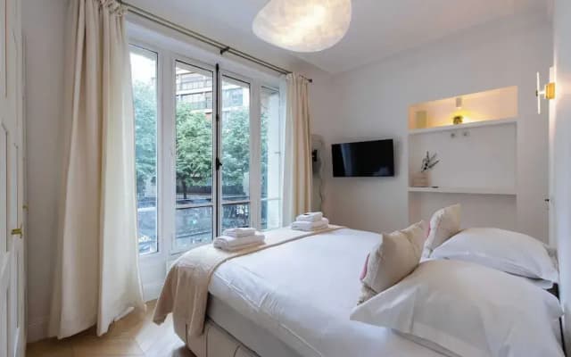Charming Flat - 2bd/6p - Passy / Eiffel Tower - photo 3