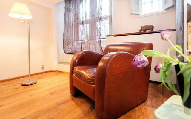 Oak and Marble Residence - photo 2