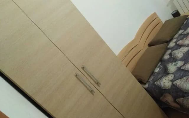 H.H - photo 3
