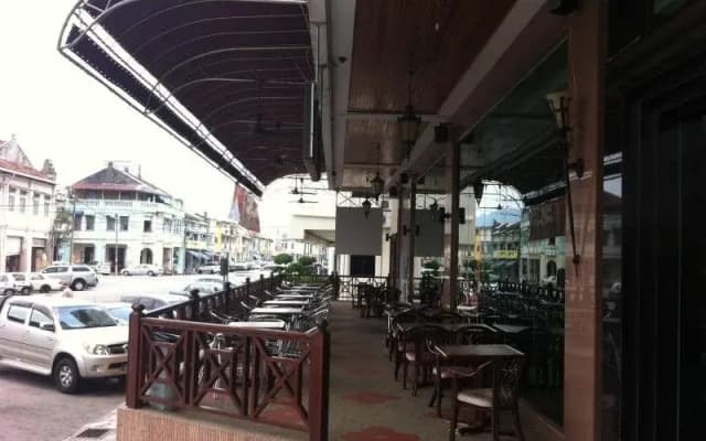 Garden Hotel - photo 4