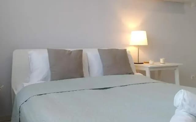 White Almond Apartment - photo 4