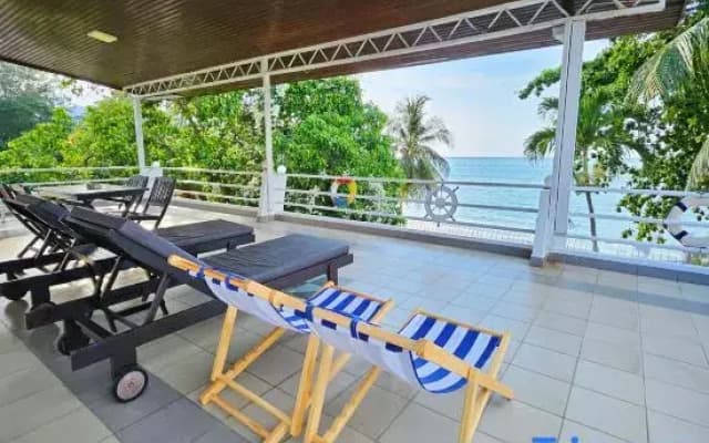 Little Heaven by Sky Hive, A Beach Front Bungalow - photo 2