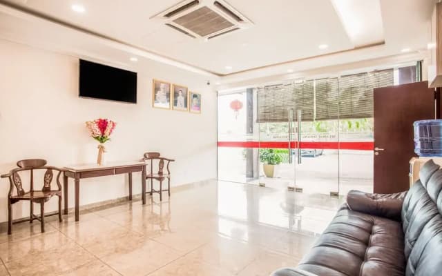 Oyo 89444 Sam Hotel - photo 2