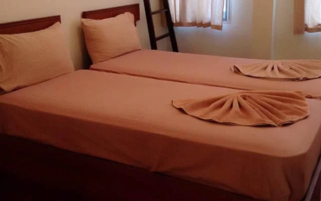 Siam Classic Hostel - photo 4