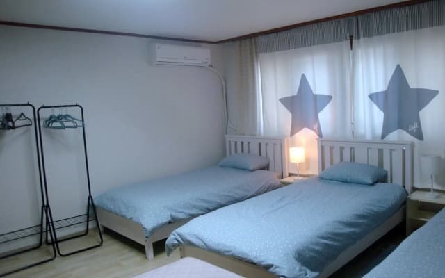 Enough Hongdae Guesthouse(이너프 게스트하우스) - photo 2