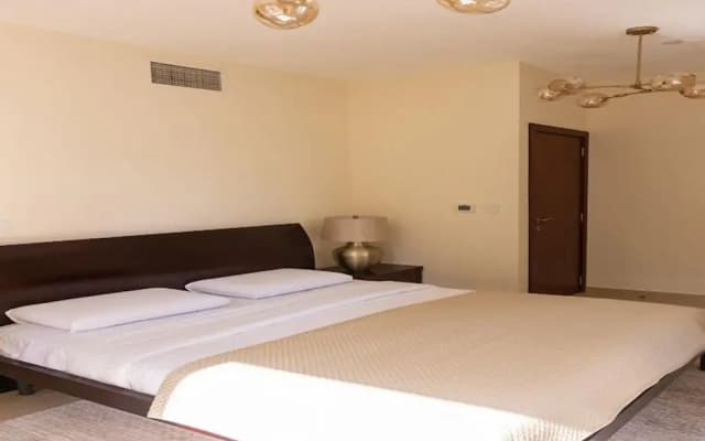 Modern 2BR Oasis with Breathtaking Views - photo 5
