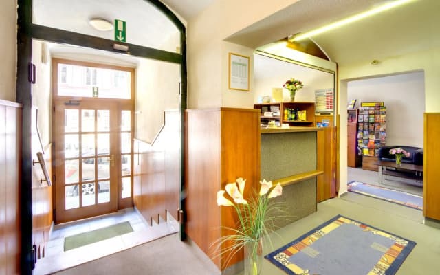 Hotel White Lion - photo 2