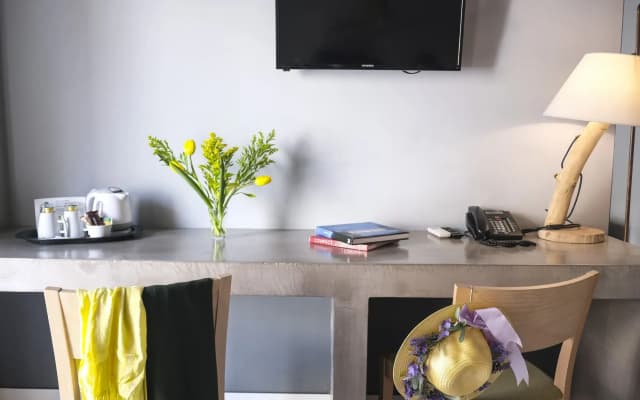Lotus Center Apartments - photo 4