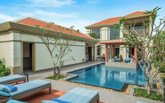 Luxe 5 Star Villa Private Pool Resort Access - photo 4