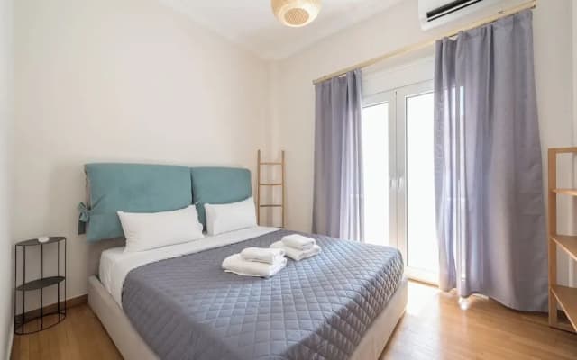 Stylish 2 Bd Urban Retreat Near Panormou - photo 5