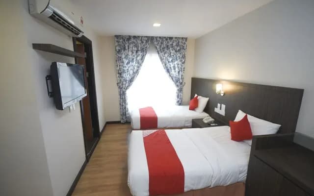 OYO 89399 Sudara Beach Resort - photo 2