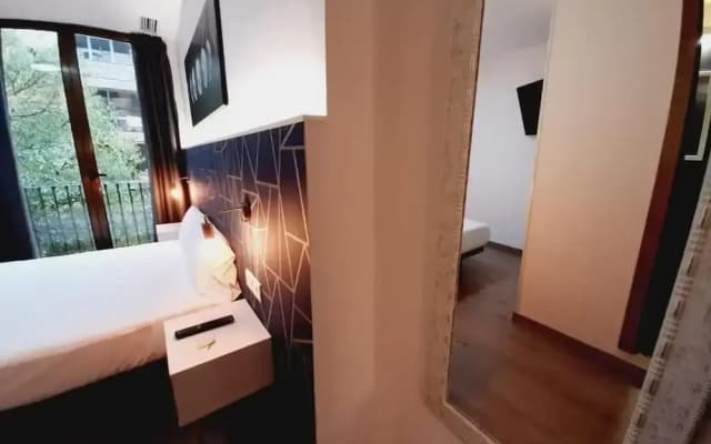Hostal Laia by gaiarooms - photo 5