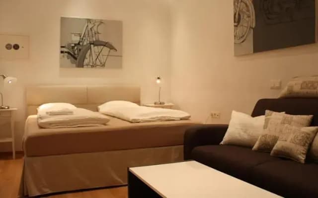Opera Studio Apartment - photo 3
