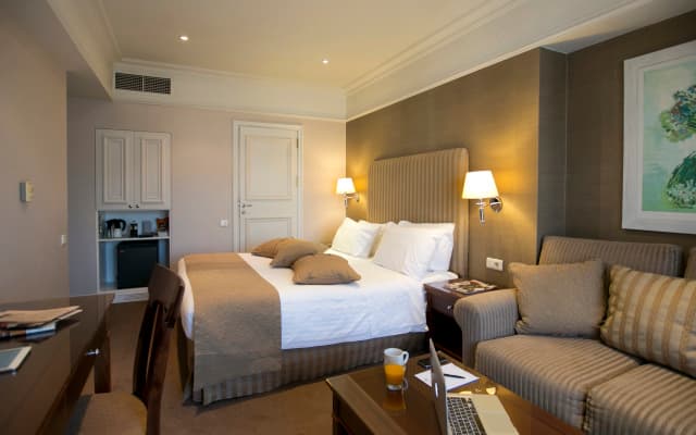 Hera Hotel - photo 3