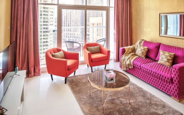Luxury Staycation - Continental Tower - photo 2