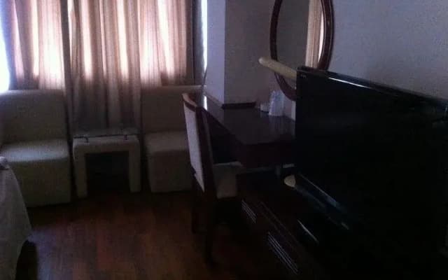 Long Anh Hotel - photo 3