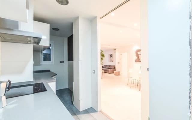 Room to Rent Bernabeu Spacious Apartment - photo 5