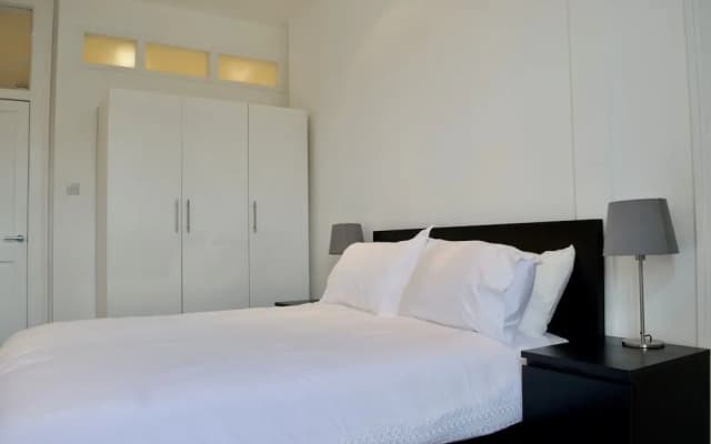 Central Edinburgh 1 Bedroom Apartment - photo 3
