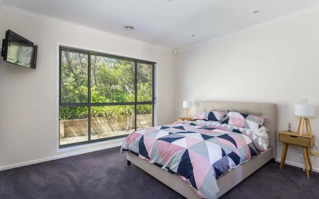 Caxton Beach Hideaway - photo 2