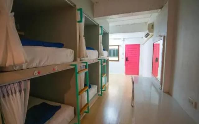 Base Party Hostel 18-35 Years Old Only - photo 3