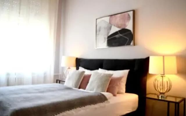 New Central Parliament Apartment - photo 3