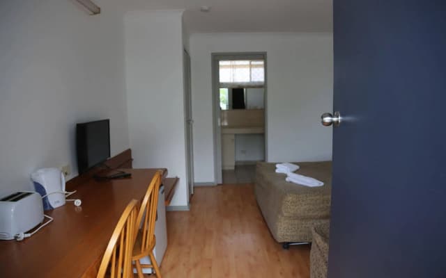 Beaconsfield Lodge Motel - photo 4