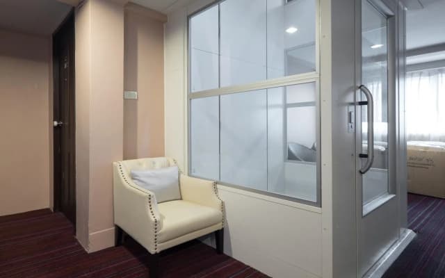 Cozy at Ten Hotel Bangkok - photo 5