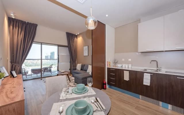 Gorgeous Studio With Balcony Park View - photo 4
