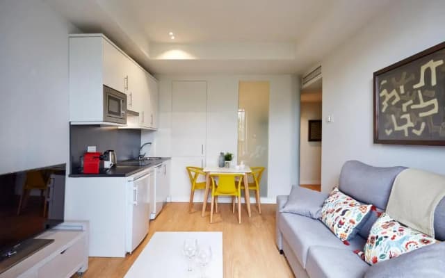 LEEWAYS APARTMENT III in ALCALÁ 99 - photo 2
