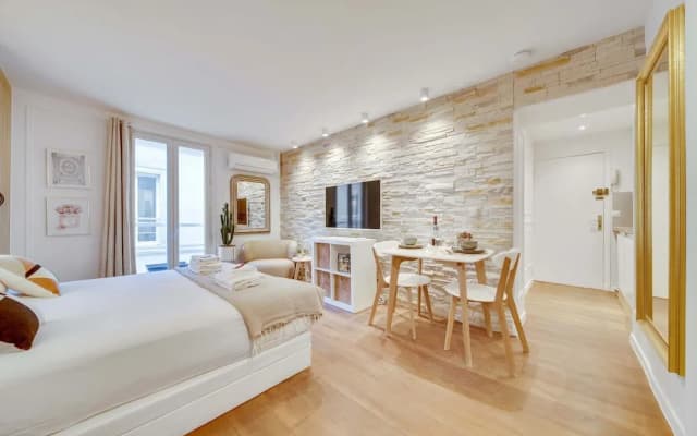 Historical Apartment in the Heart of Paris - 2 - photo 3