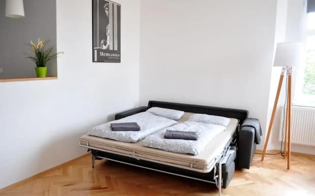 Central-Modern-Apartment - photo 3