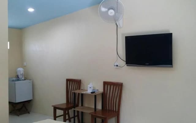 Back-Budget Hostel - photo 3