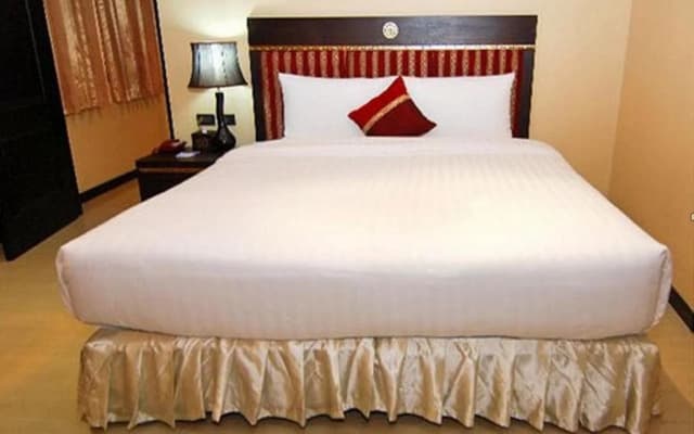 Lucky Palace Hotel - photo 3