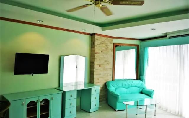 View Talay 1B Pattaya Popular Complex Large Pool Modern Studio Apartment - photo 3