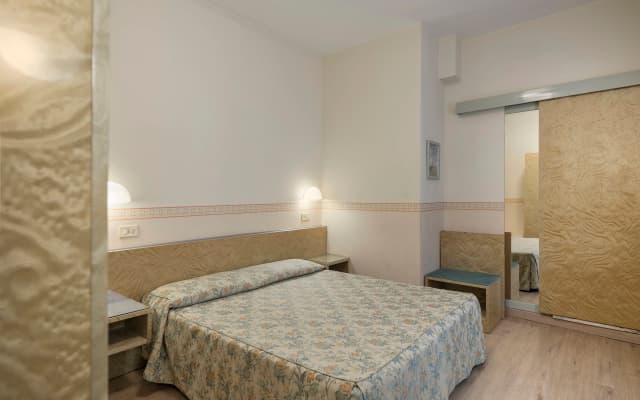 Hotel Garibaldi - photo 4
