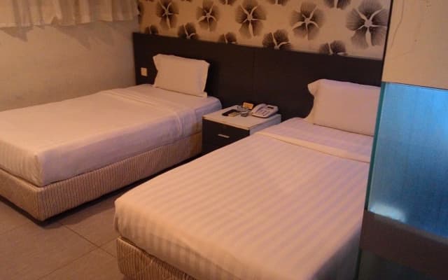 Prince Hotel - photo 5