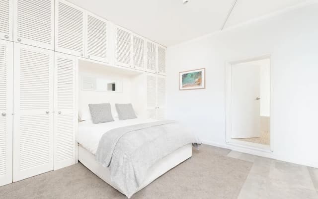Waterfront Garden Apartment - photo 2